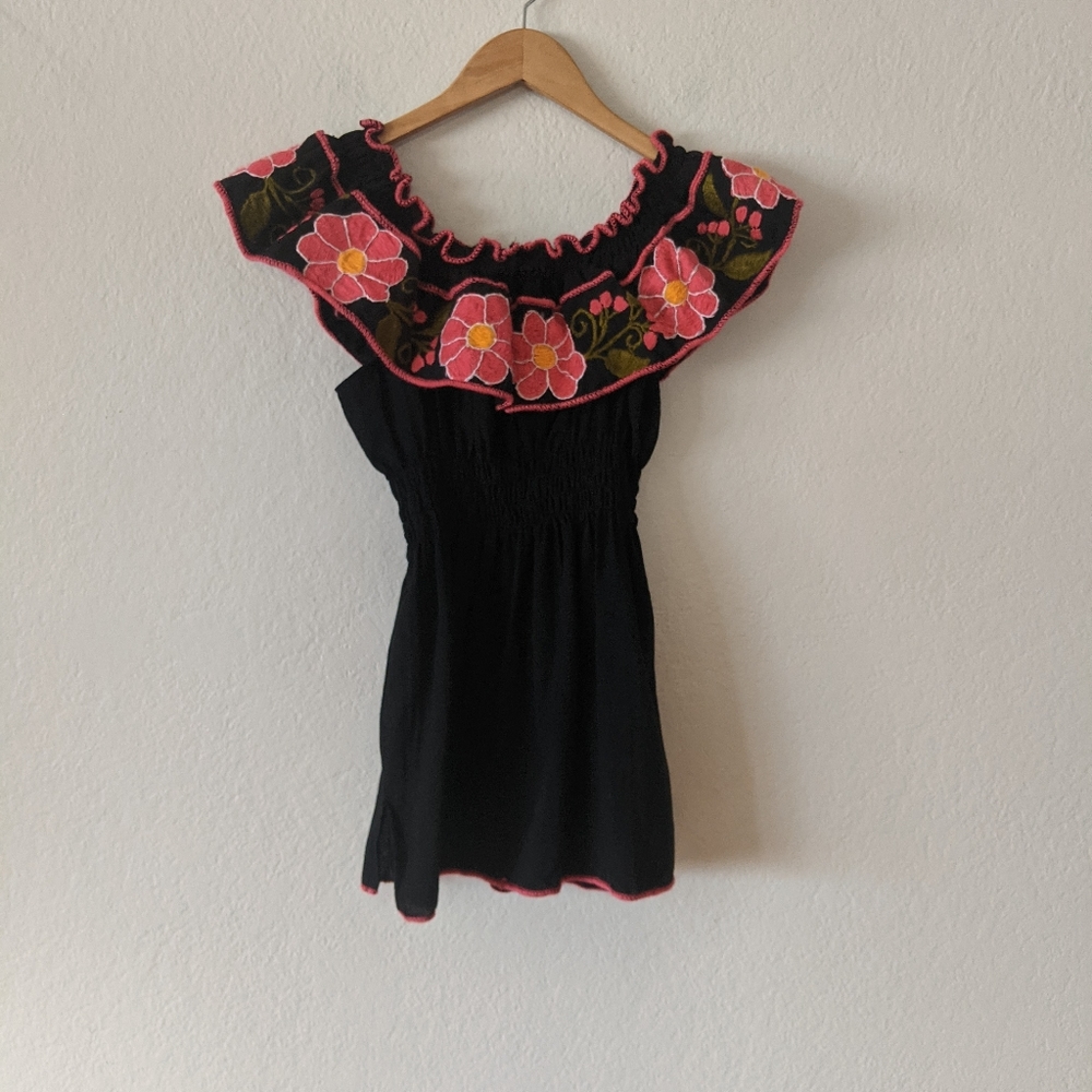 Spanish Style Floral Blouse - Picture 5 of 5